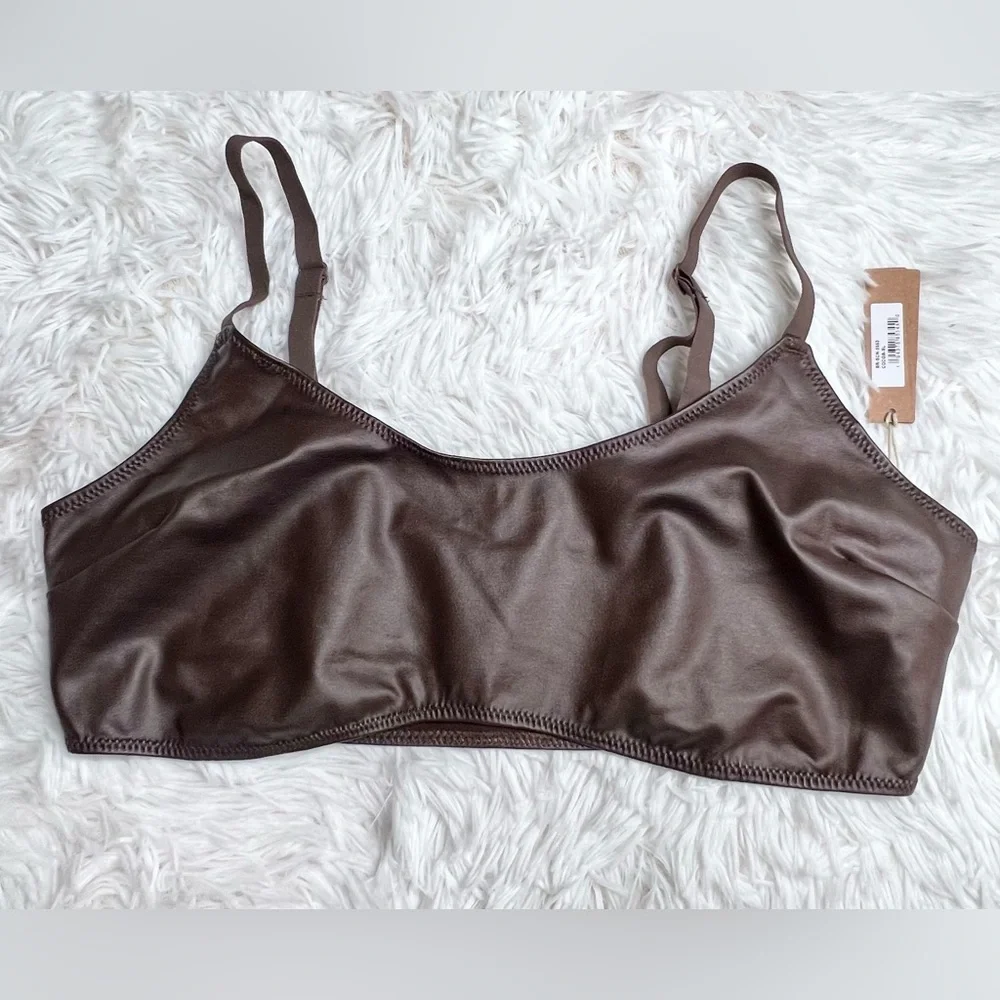 SKIMS Wet Jersey Scoop Bralette in Cocoa - Picture 10 of 11